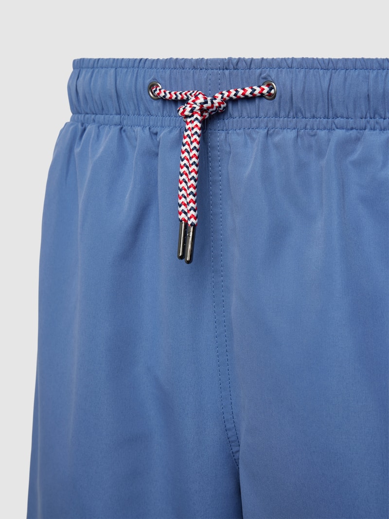 Badeshorts mit Label-Stitching in rauchblau