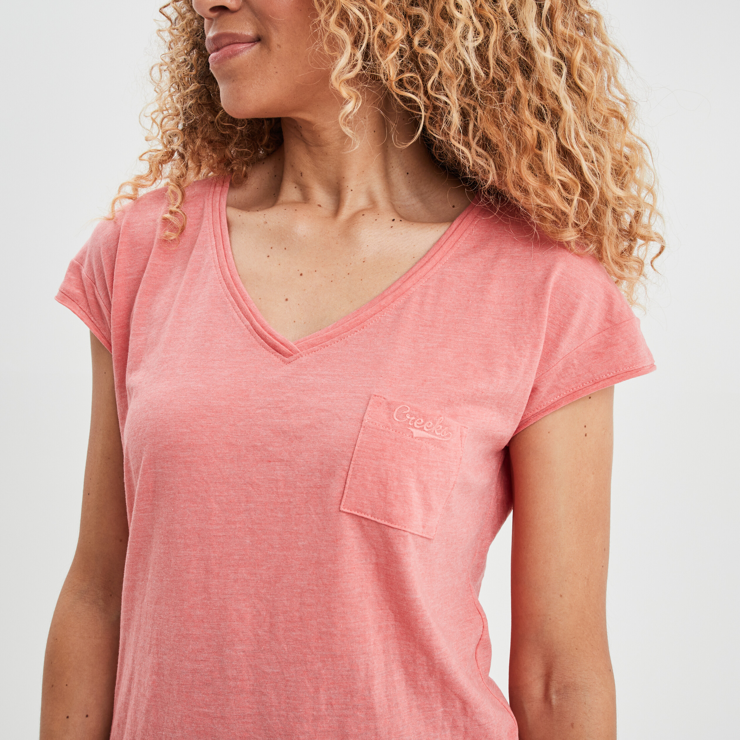 T-shirt col v poche poitrine Creeks rose femme | La Halle