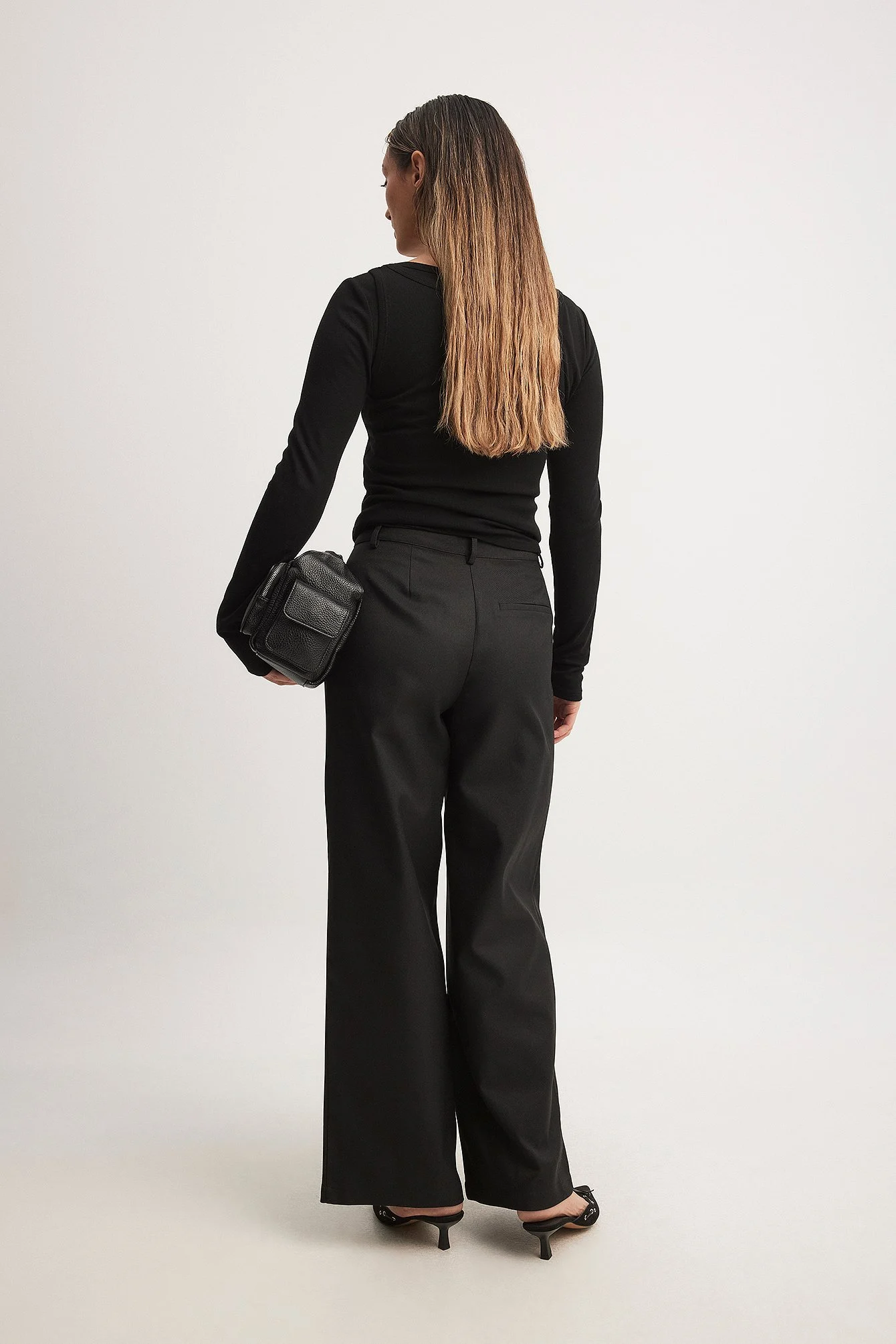 Figurbetonte Anzughose mit mittelhoher Taille