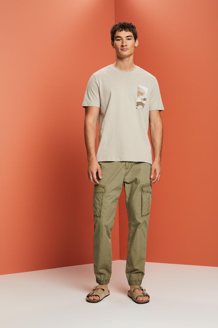 T-Shirt mit Print auf der Brust, 100 % Baumwolle