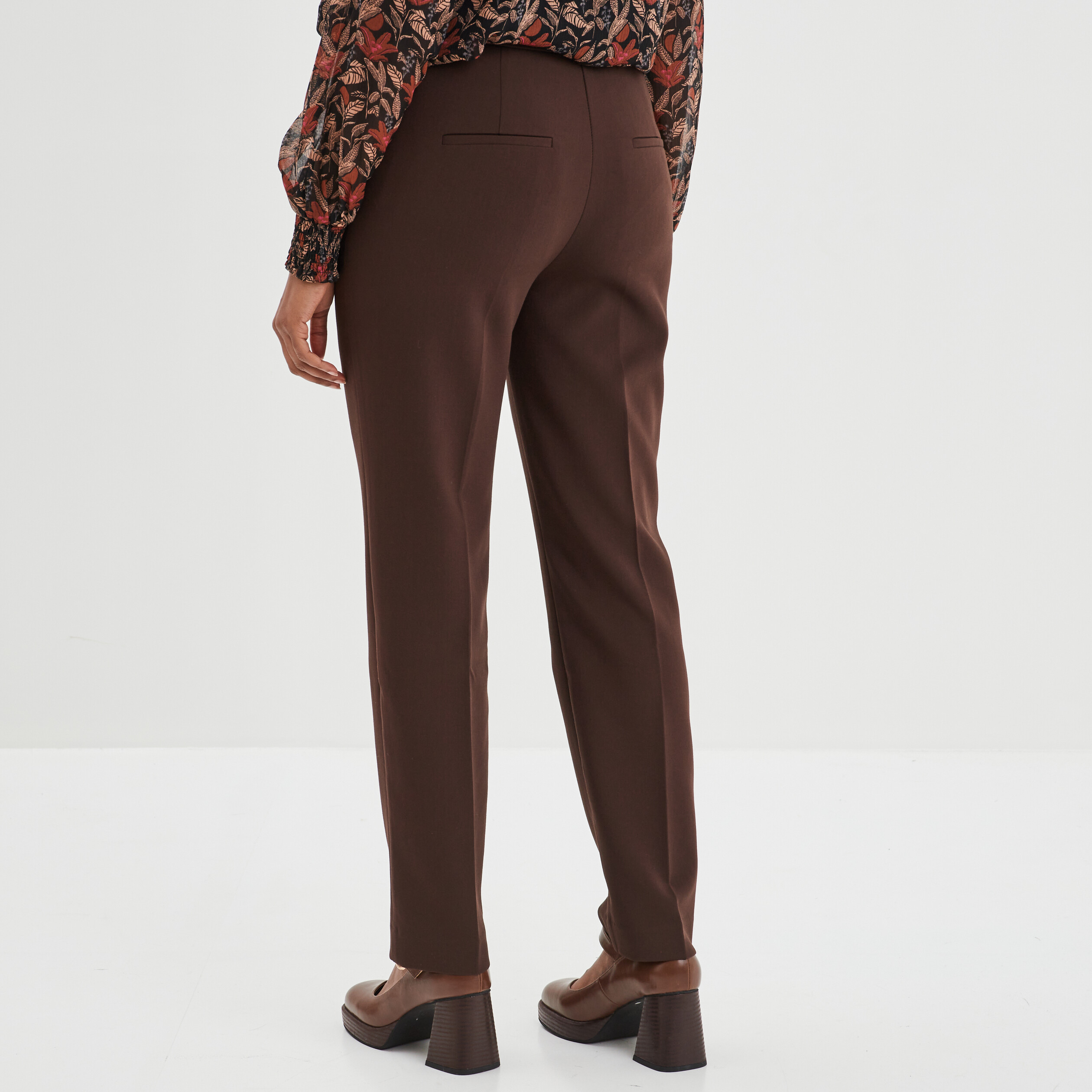 Pantalon city droit à pinces marron foncé femme | La Halle
