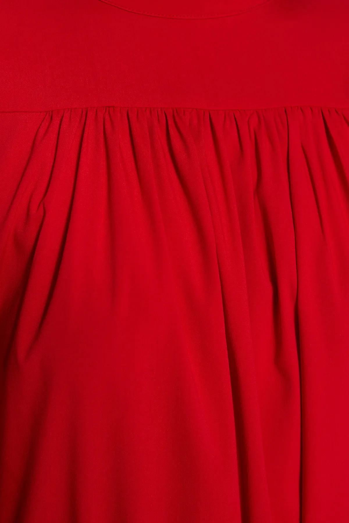 Trendyol Modest  Rotes, gewebtes Kleid mit weitem Schnitt, Gürtel und Raffung TCTSS23EB00281