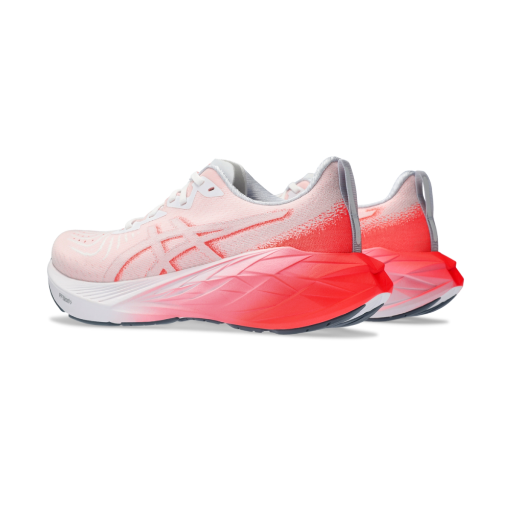 Asics Novablast 4 1012B650.100 / weiss