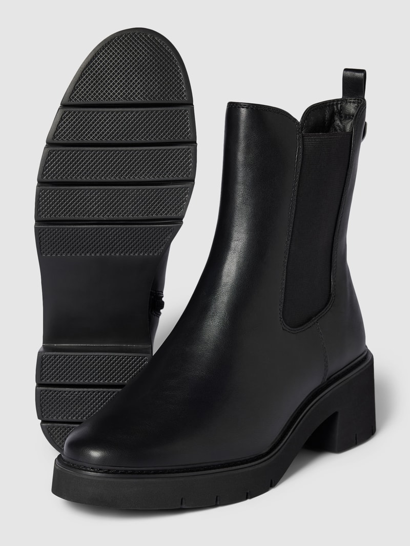 Chelsea Boots mit abgerundeter Spitze in schwarz