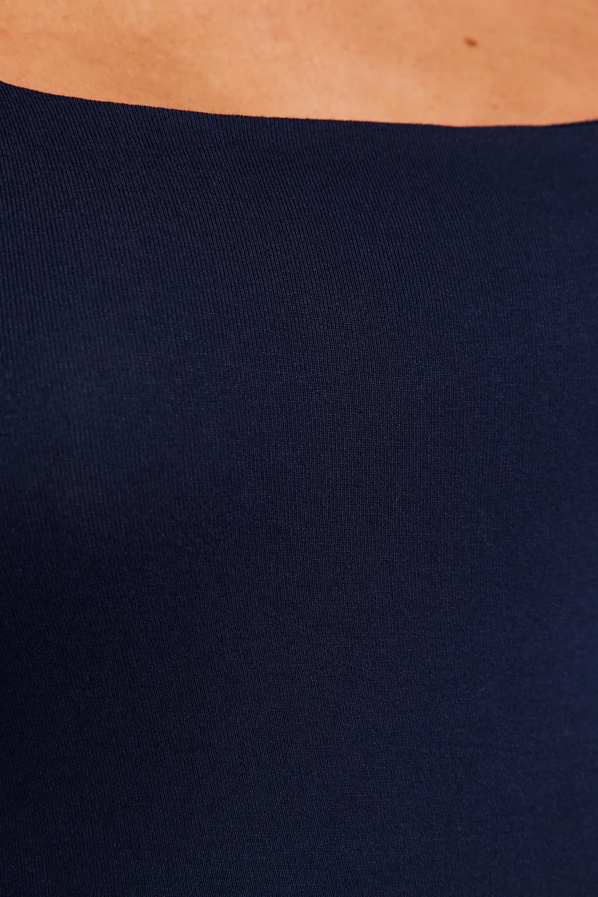 Trendyol Collection  Marineblauer Premium-Strickbody mit quadratischem Kragen und Druckknöpfen unten TWOAW24BD00062
