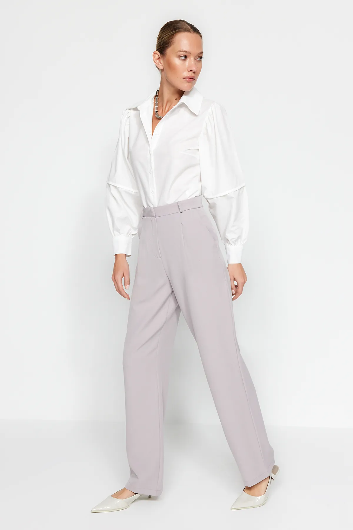 Trendyol Collection  Graue, plissierte Webhose mit weitem Bein TWOSS21PL0155