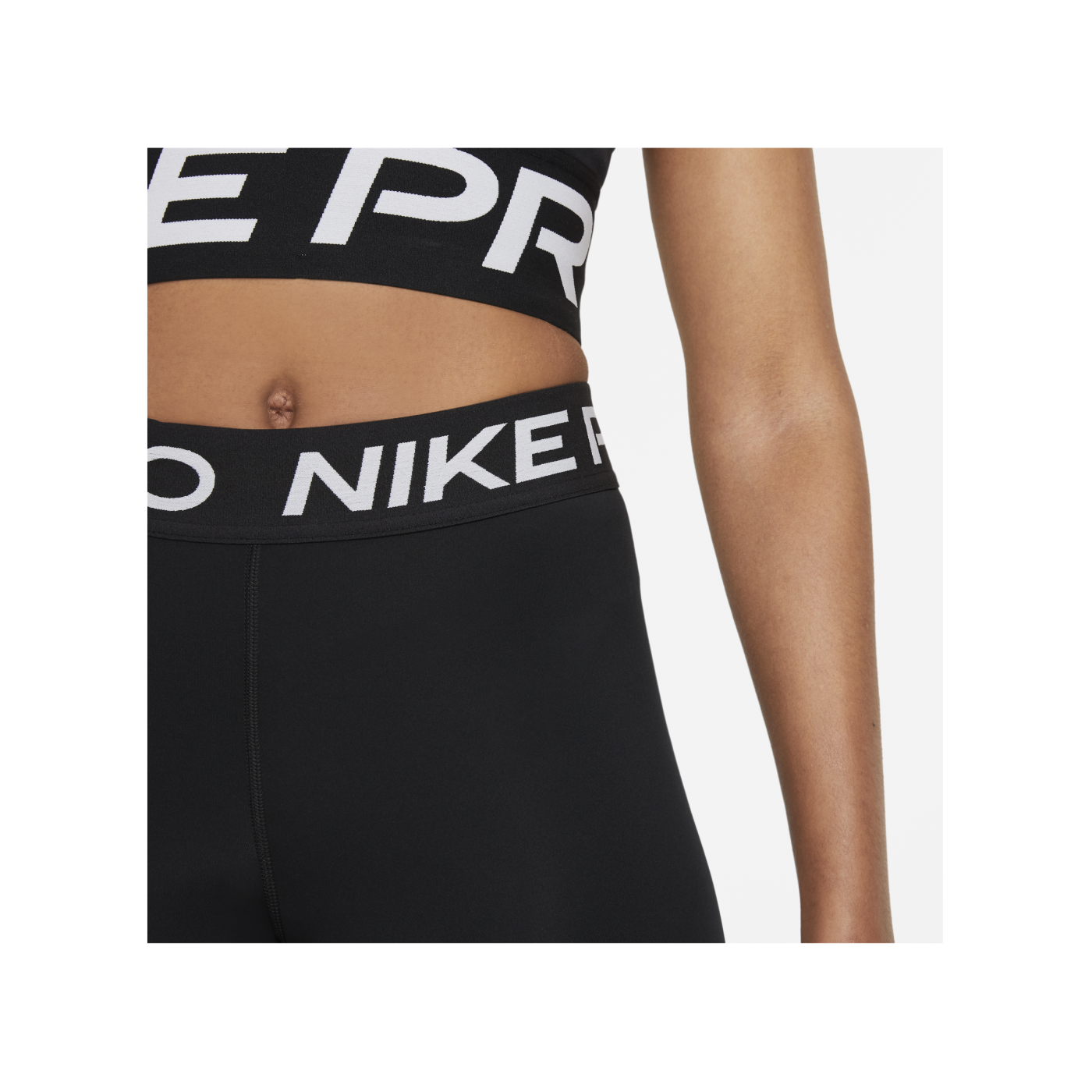 Nike 365 8IN Hi Rise Short Training Damen F010