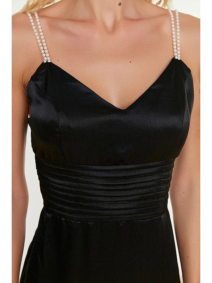 trendyol Kleid in Schwarz günstig kaufen 40