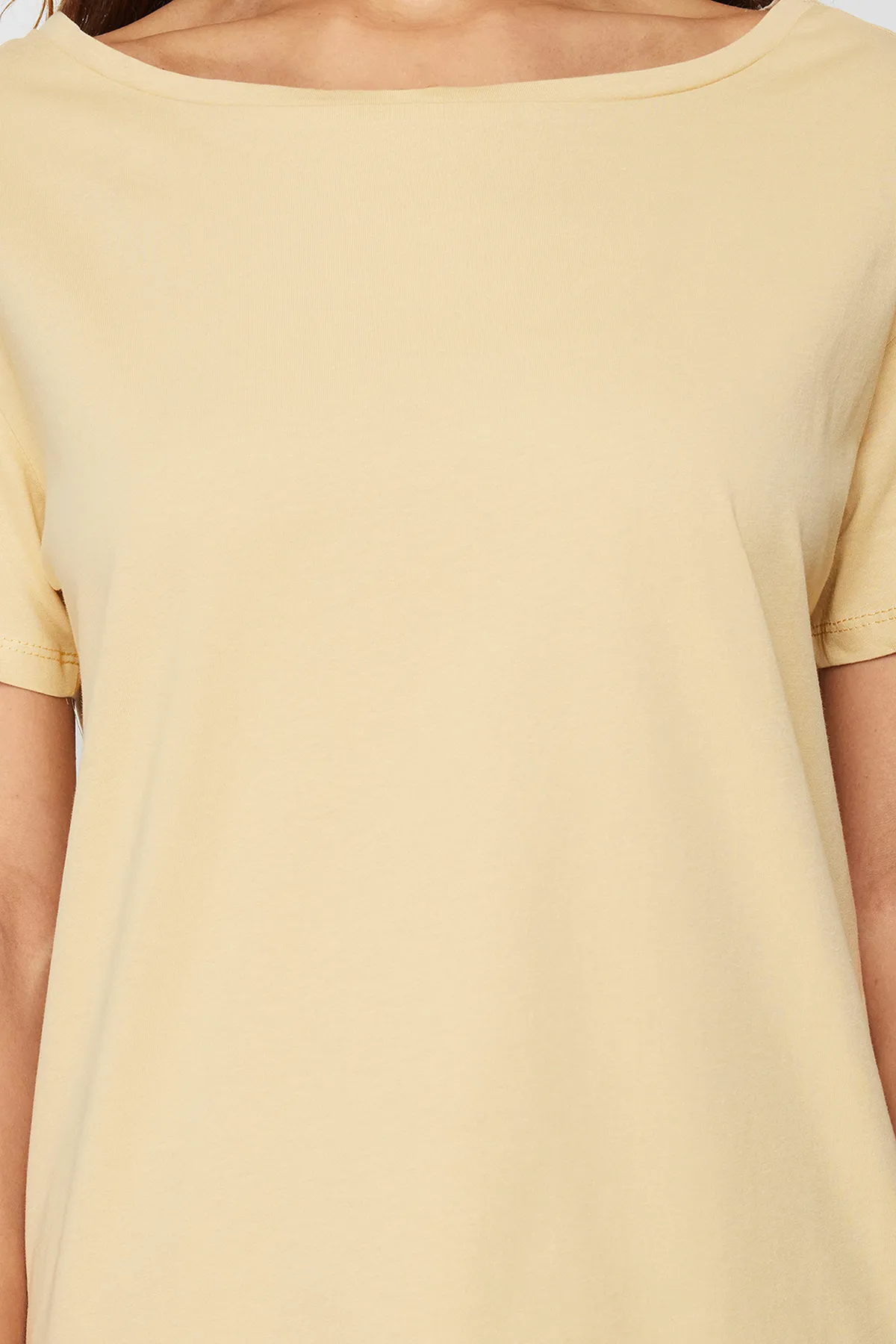 Trendyol Collection  Dunkelbeige 100% Baumwolle Oversize/Weit geschnittenes Strick-T-Shirt mit U-Boot-Ausschnitt TWOSS20TS0140