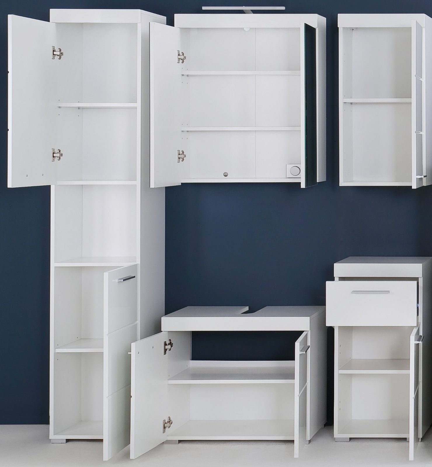 trendteam Badezimmerspiegelschrank Amanda (Hängeschrank 2-türig in weiß, 60 x 77 cm) Hochglanz