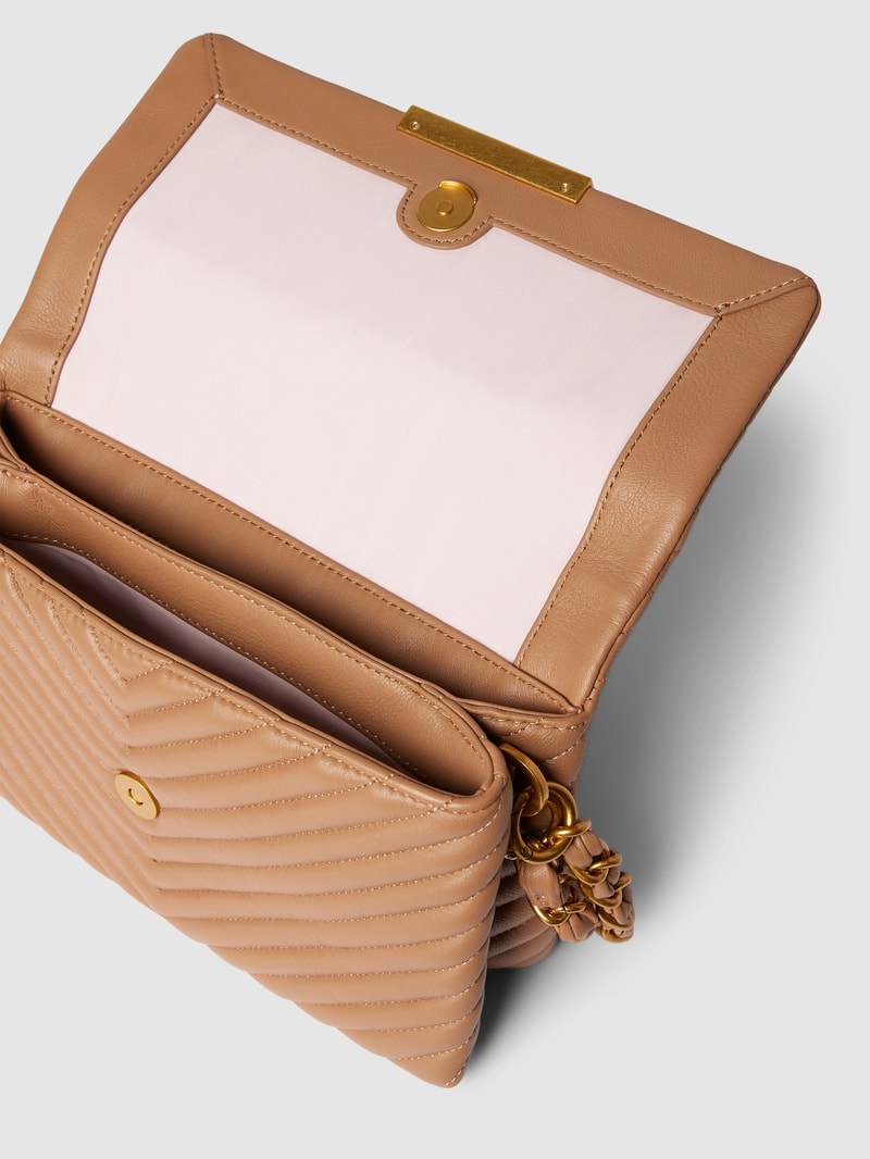 Umhängetasche mit Label-Detail Modell 'IRIS' in camel
