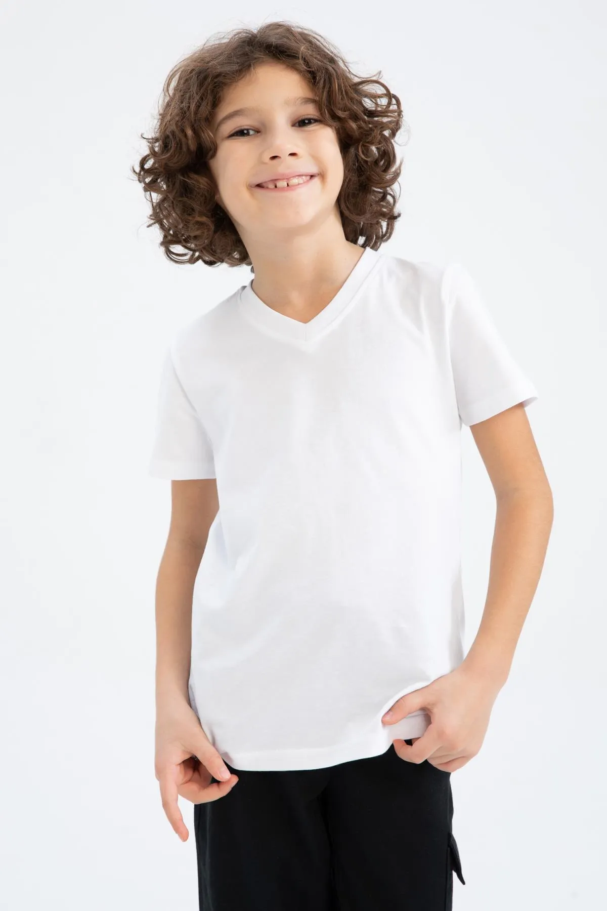DeFacto  Kurzarm-T-Shirt mit V-Ausschnitt für Jungen K1693a623sm