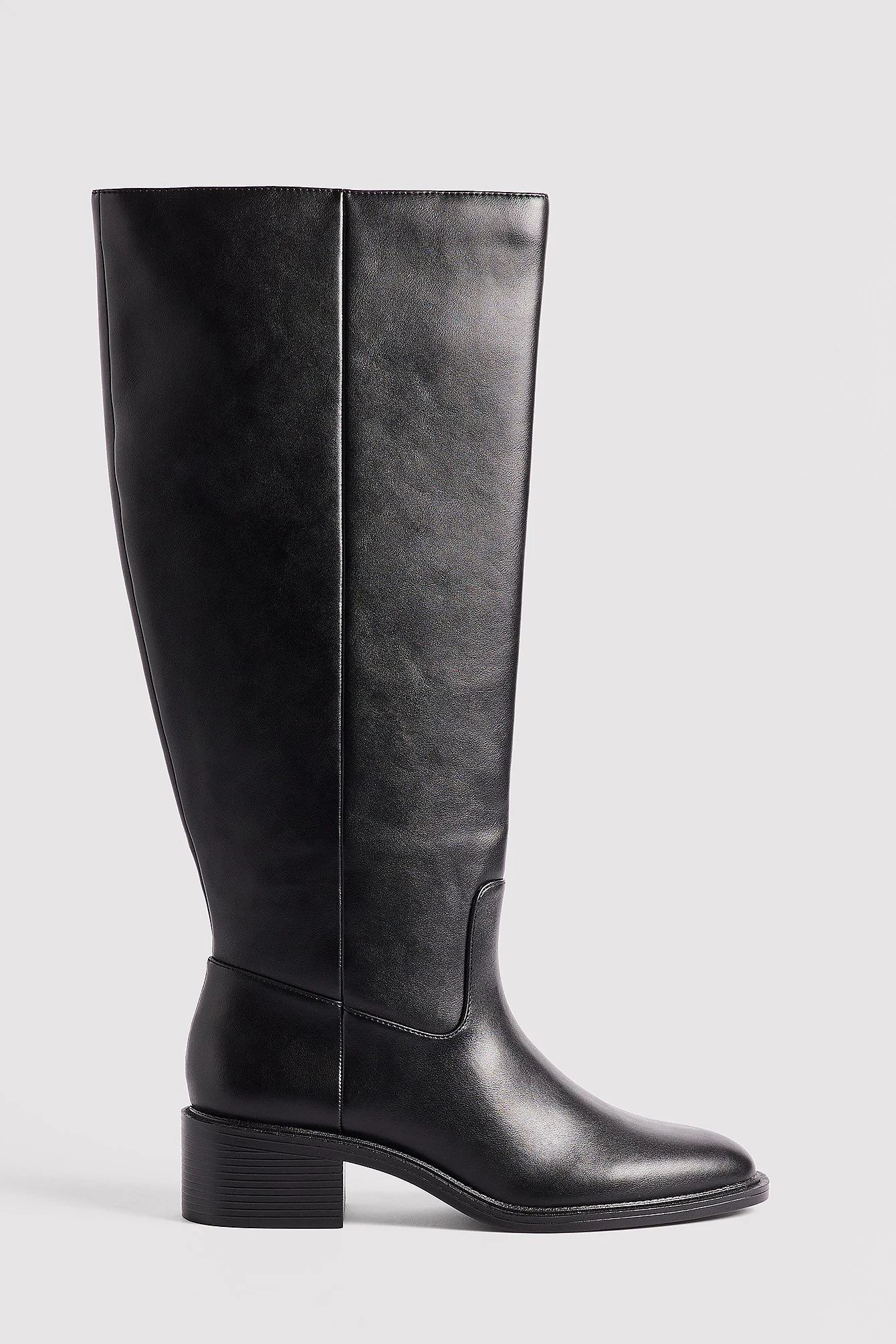 Kniehohe Stiefel, vorne rund