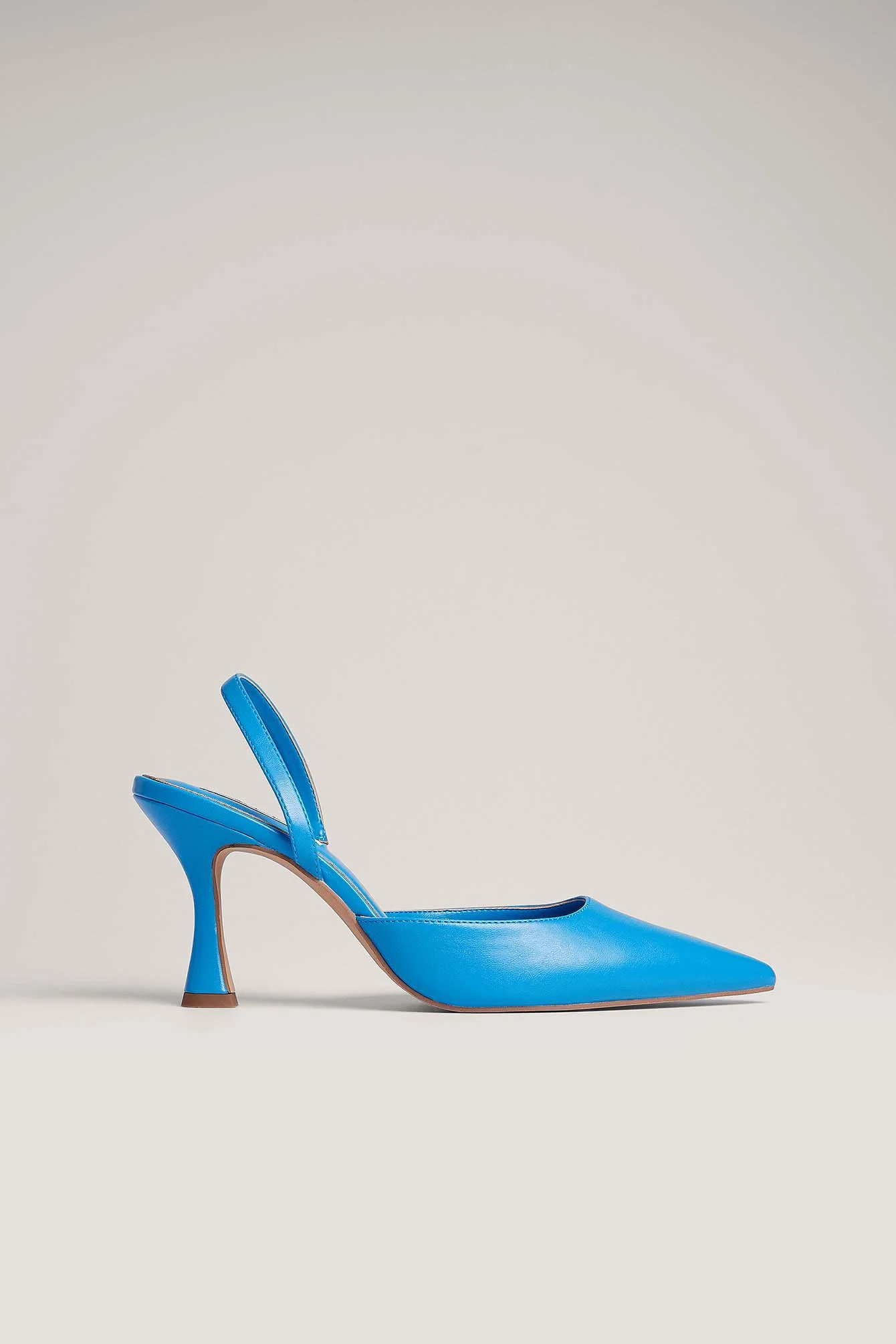 Schmale Sling-Pumps mit Sanduhrform