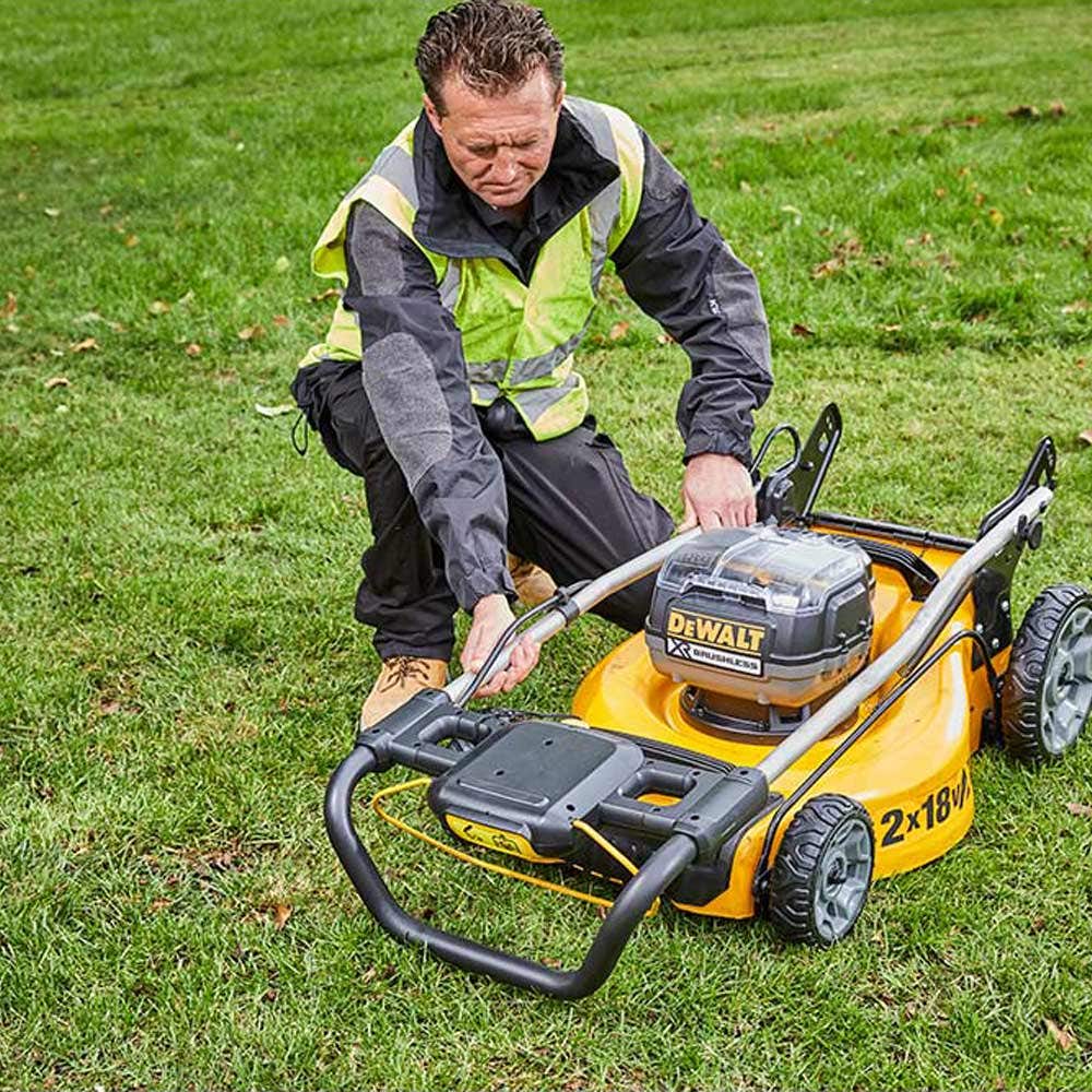DEWALT 36V (18X2) XR Brushless 510mm Lawn Mower Skin DCMW564N-XE