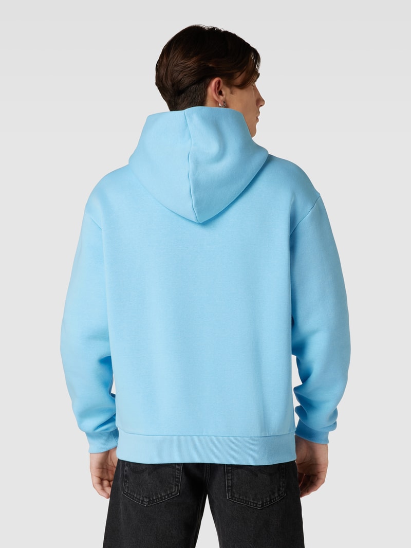 Hoodie mit Label-Print in hellblau