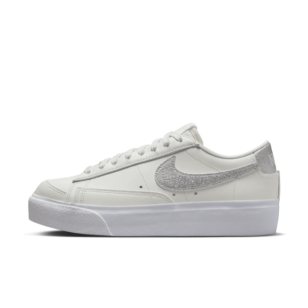 Nike Blazer Low Platform DQ7571-101 / weiss