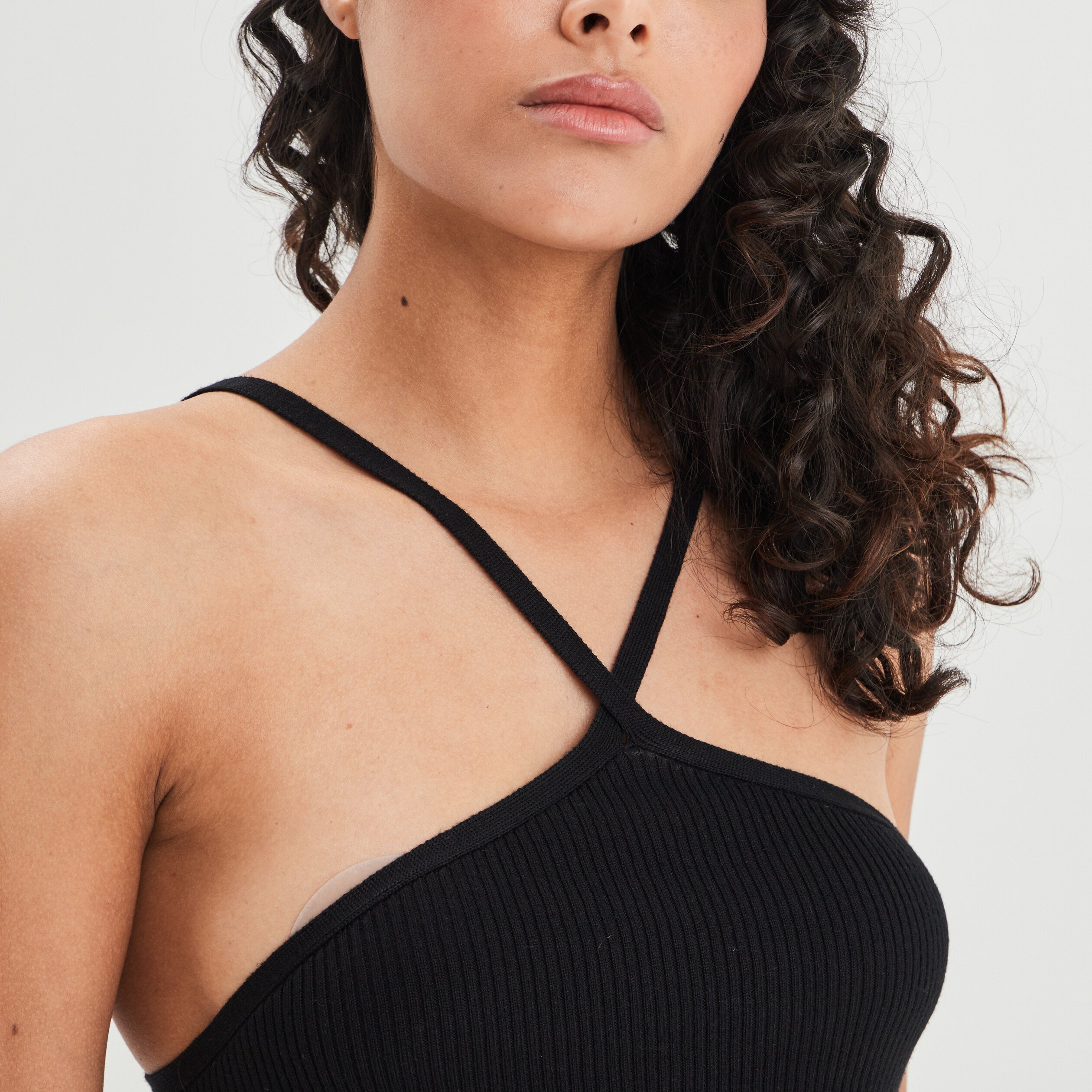 Débardeur côtelé bretelles croisées noir femme | La Halle