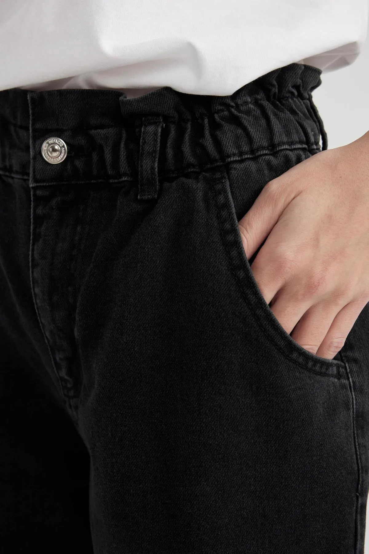 DeFacto  Paperbag Jeanshose mit hoher Taille und geradem Bein in Knöchellänge B8221ax24sp