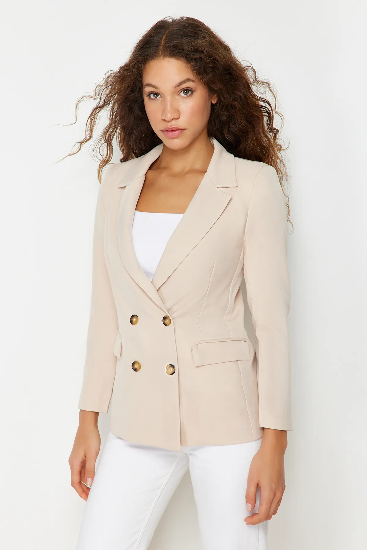 Trendyol Collection  Beige, normal gefütterte, zweireihige Blazerjacke aus Webstoff mit Verschluss TWOSS21CE0107