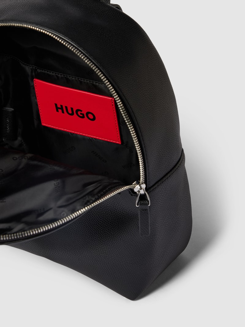Rucksack mit Label-Detail Modell 'CHRIS' in schwarz
