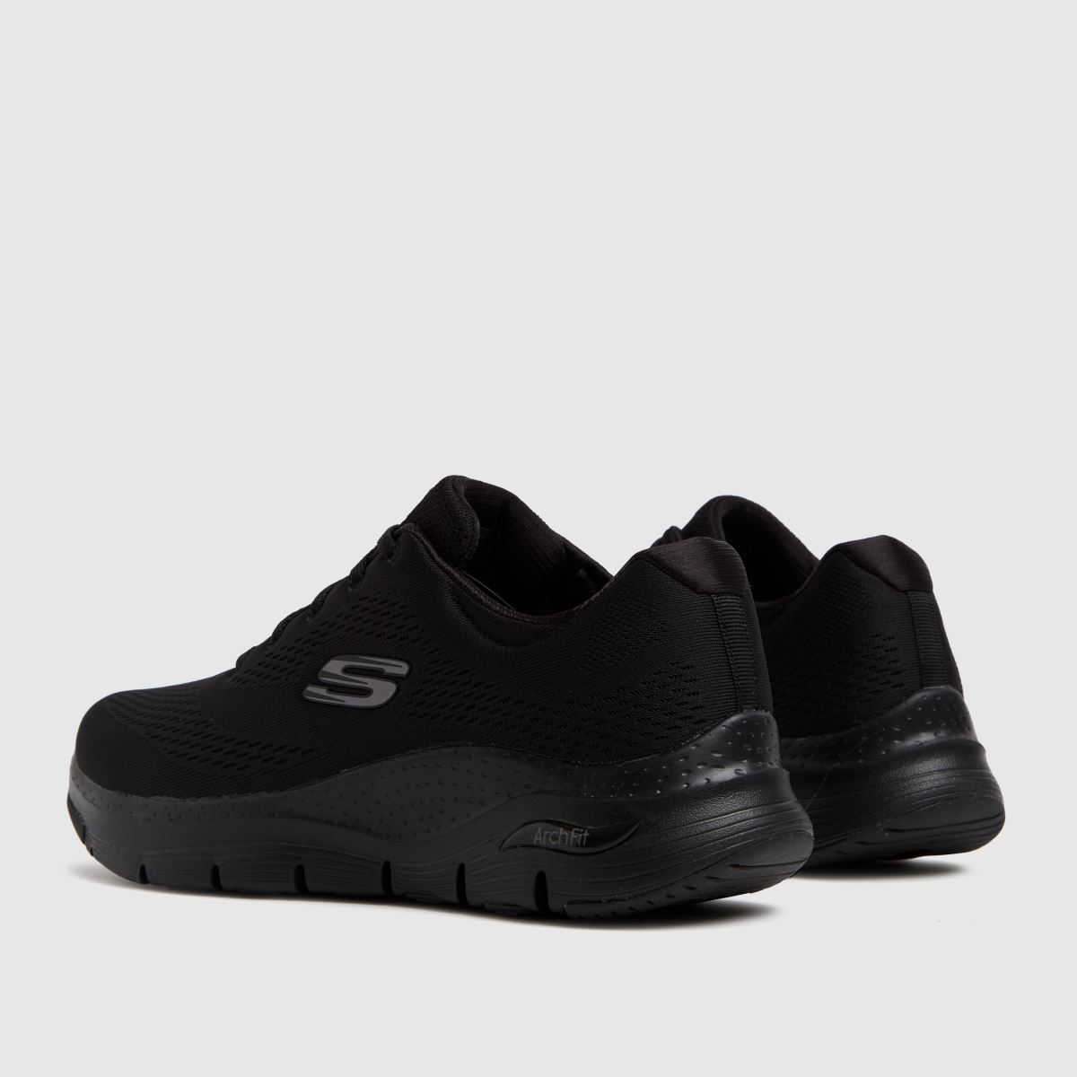 SKECHERS – Svarta sneakers med arch fit och bred passform