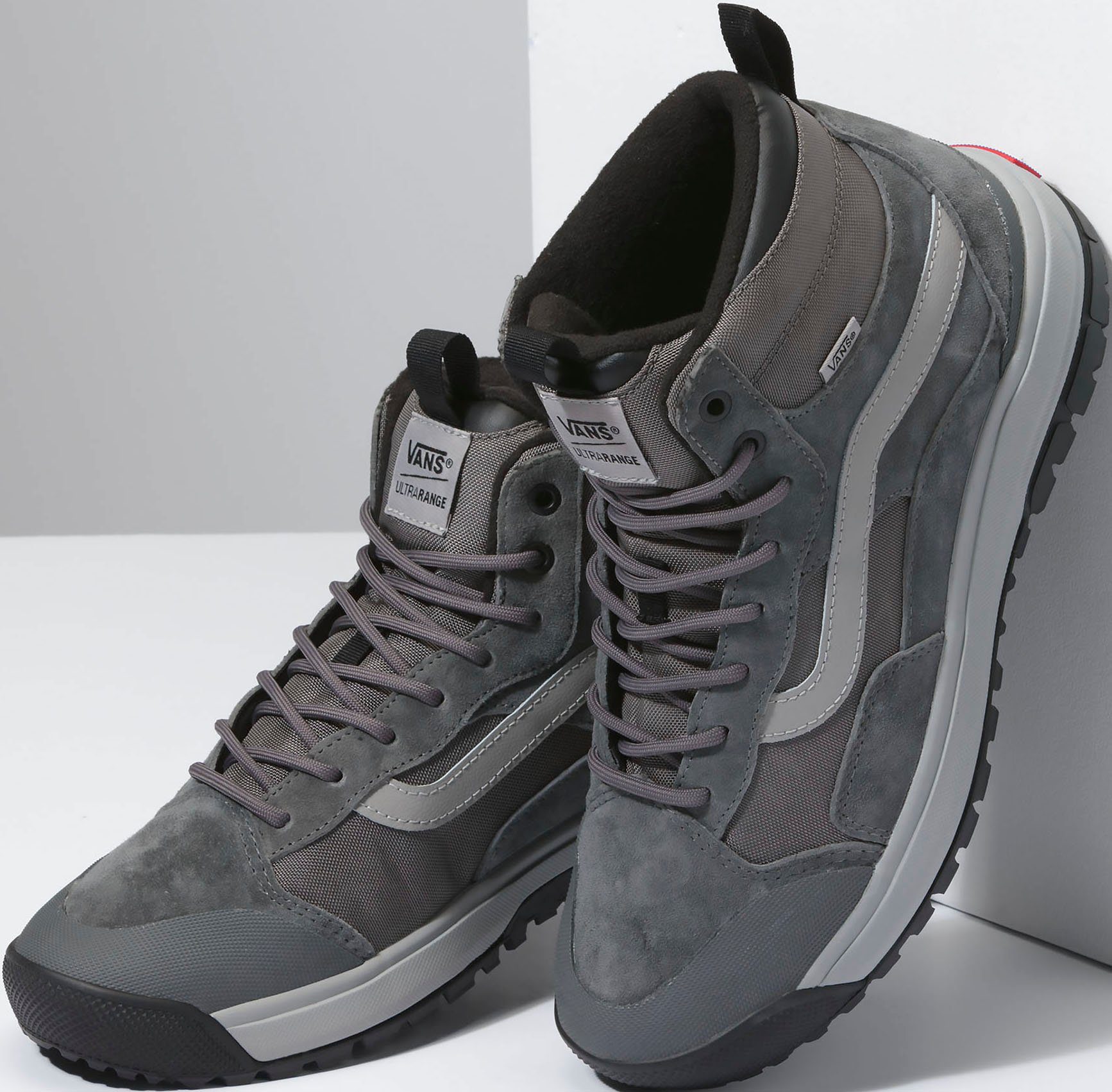 Vans UltraRange EXO Hi MTE-1 Sneaker mit kontrastfarbenem Logobadge an der Ferse