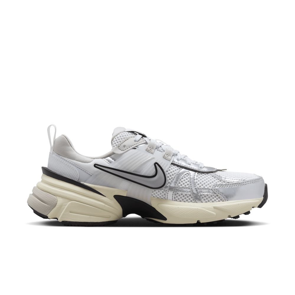 Nike V2K Run FD0736-100 / weiss