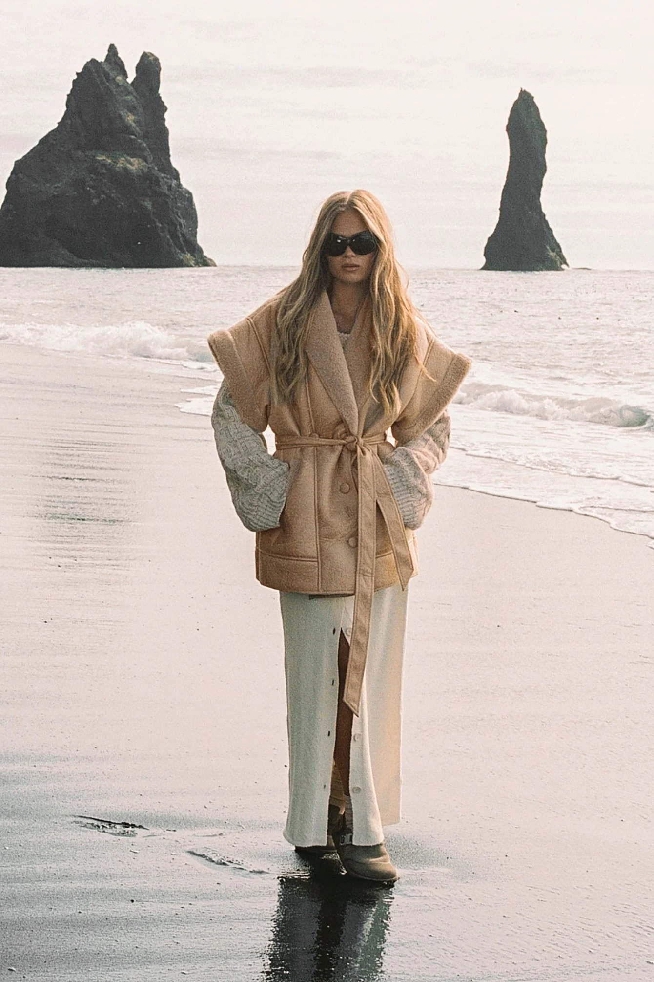 Shearling-Weste mit Gürtel