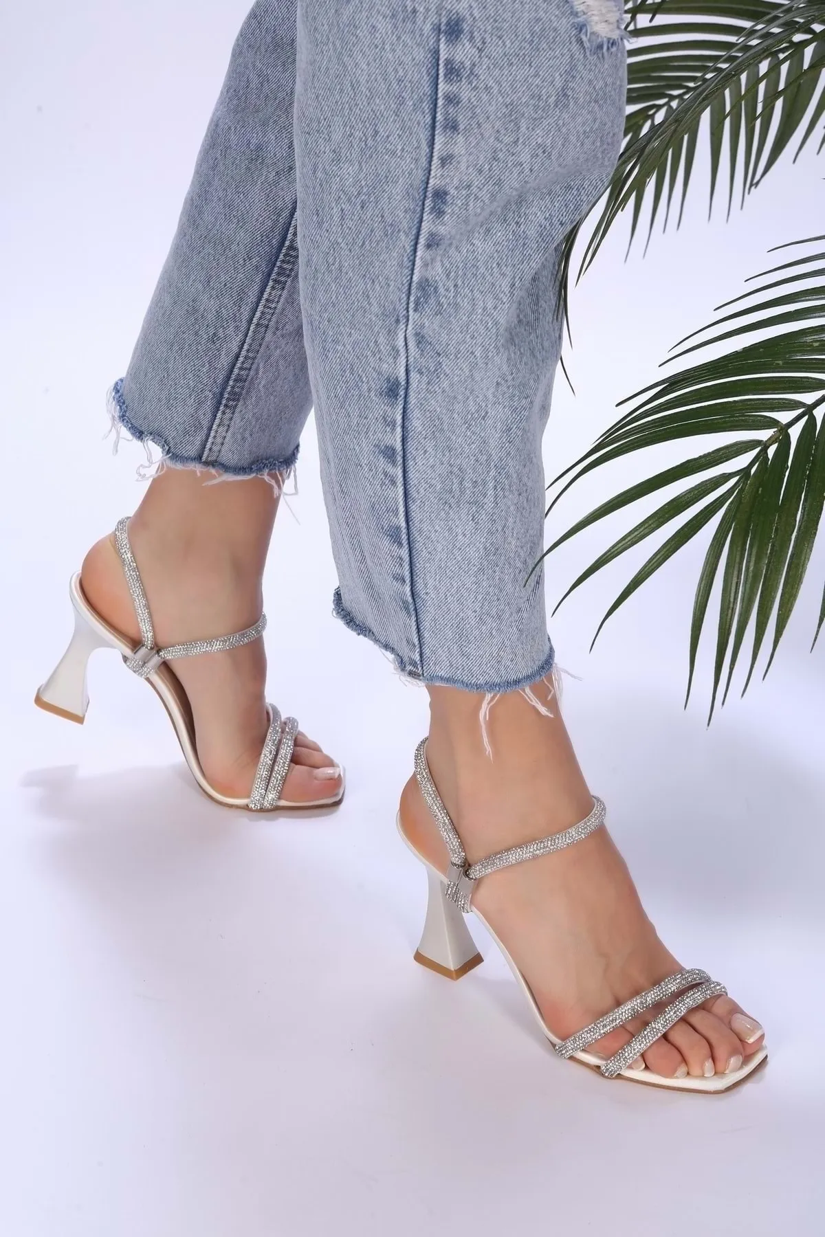 Shoeberry  Teyna Sedef Satin Ribbed Stone Heeled Hausschuhe und Schuhe für Damen
