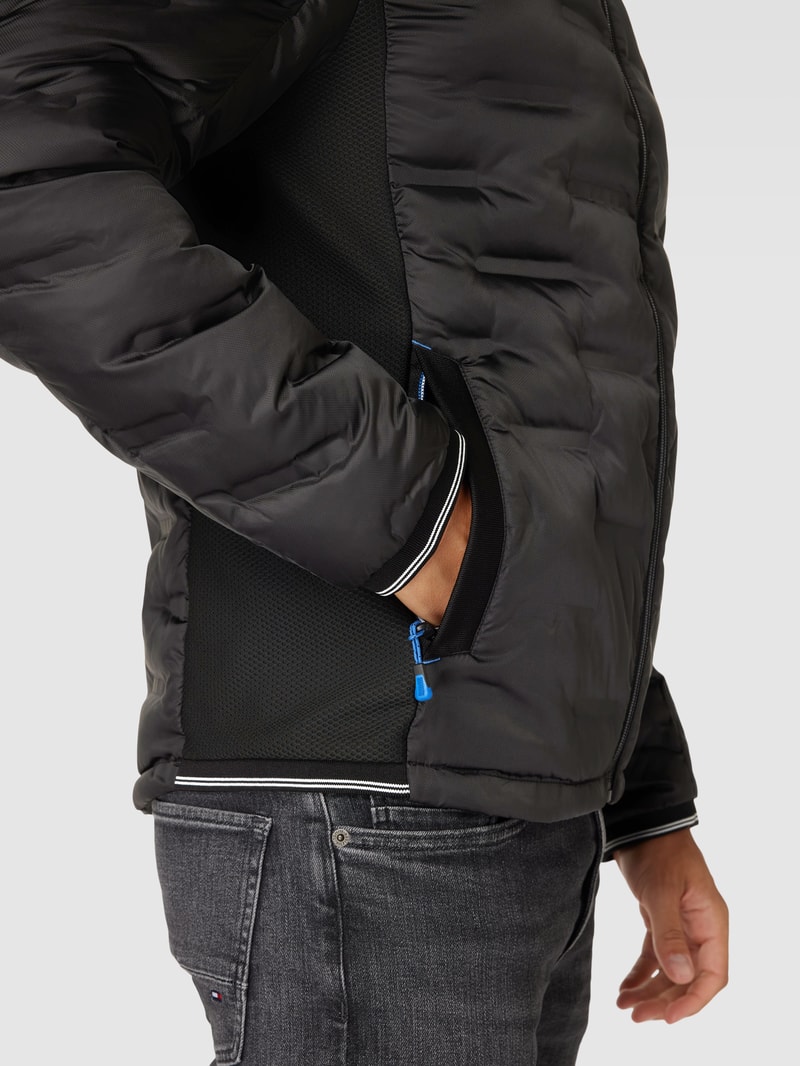 Steppjacke mit Label-Detail in schwarz