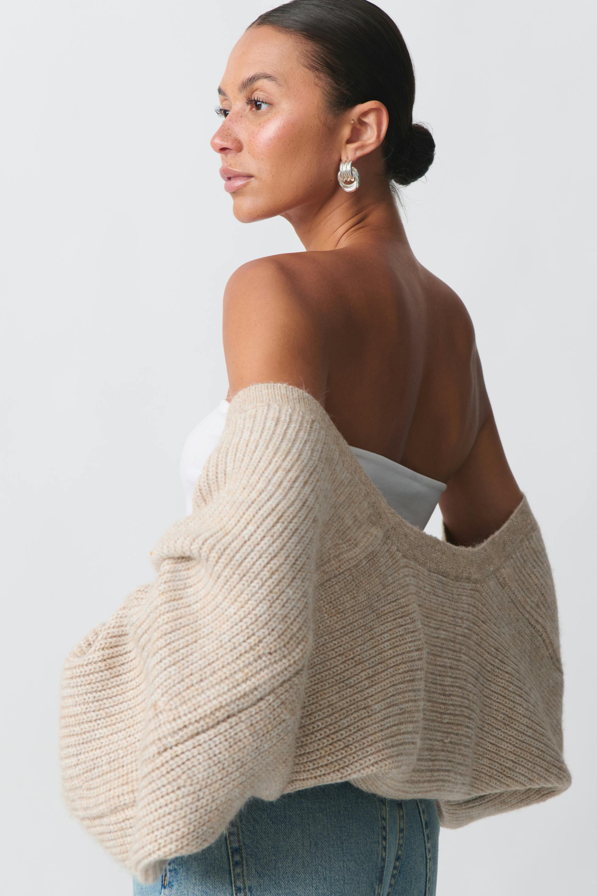 Oversized knitted bolero