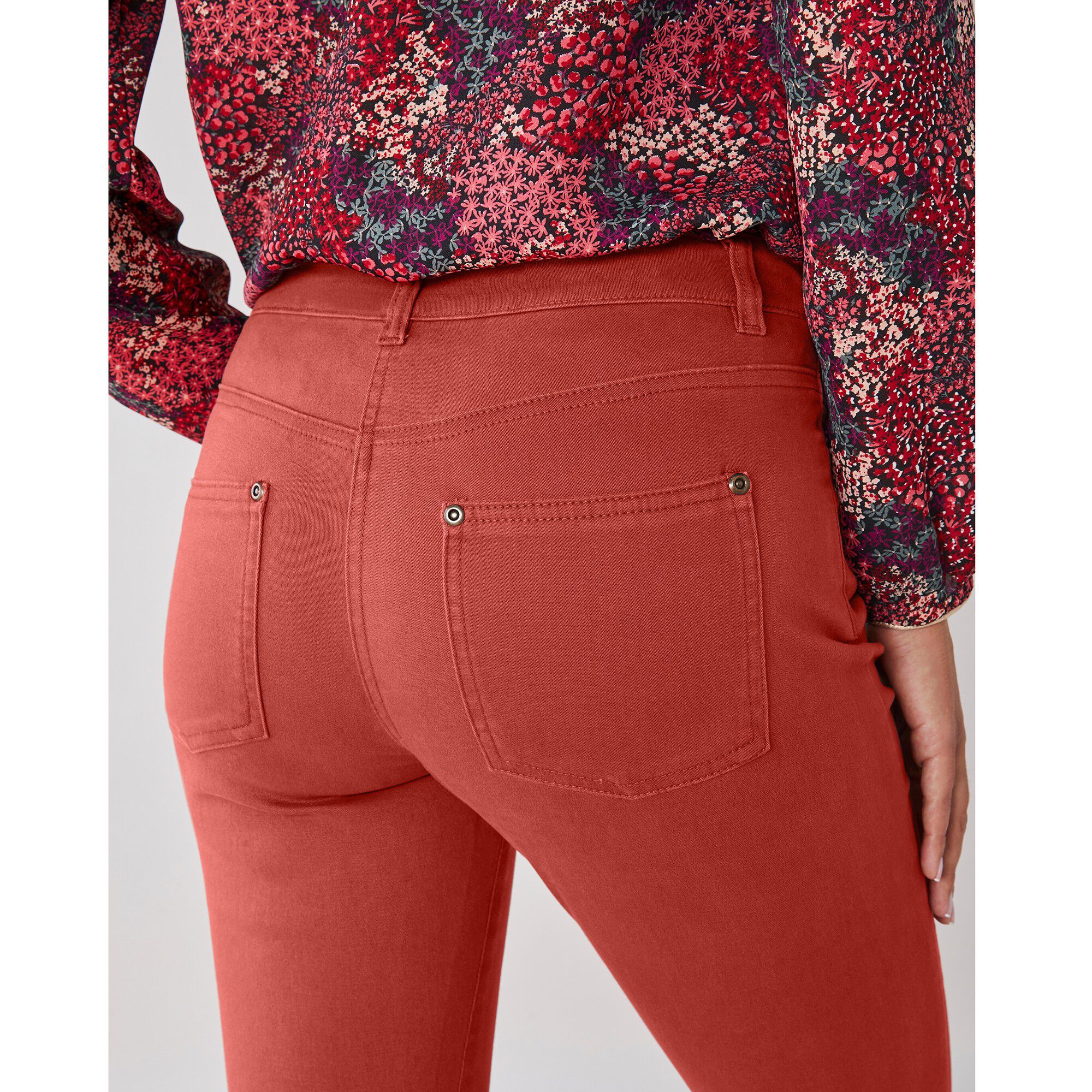 Pantalon 7/8ème fuselé stretch uni