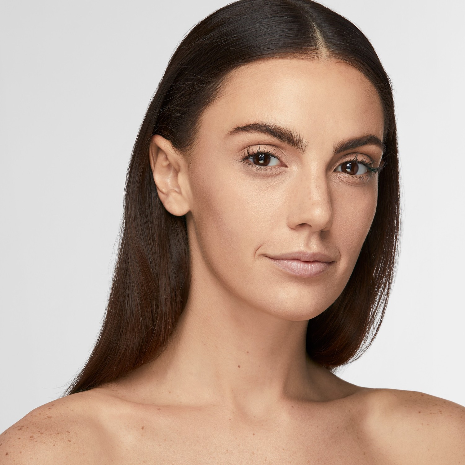 Dlhotrvajúci, neprenosný make-up Estée Lauder SPF 10