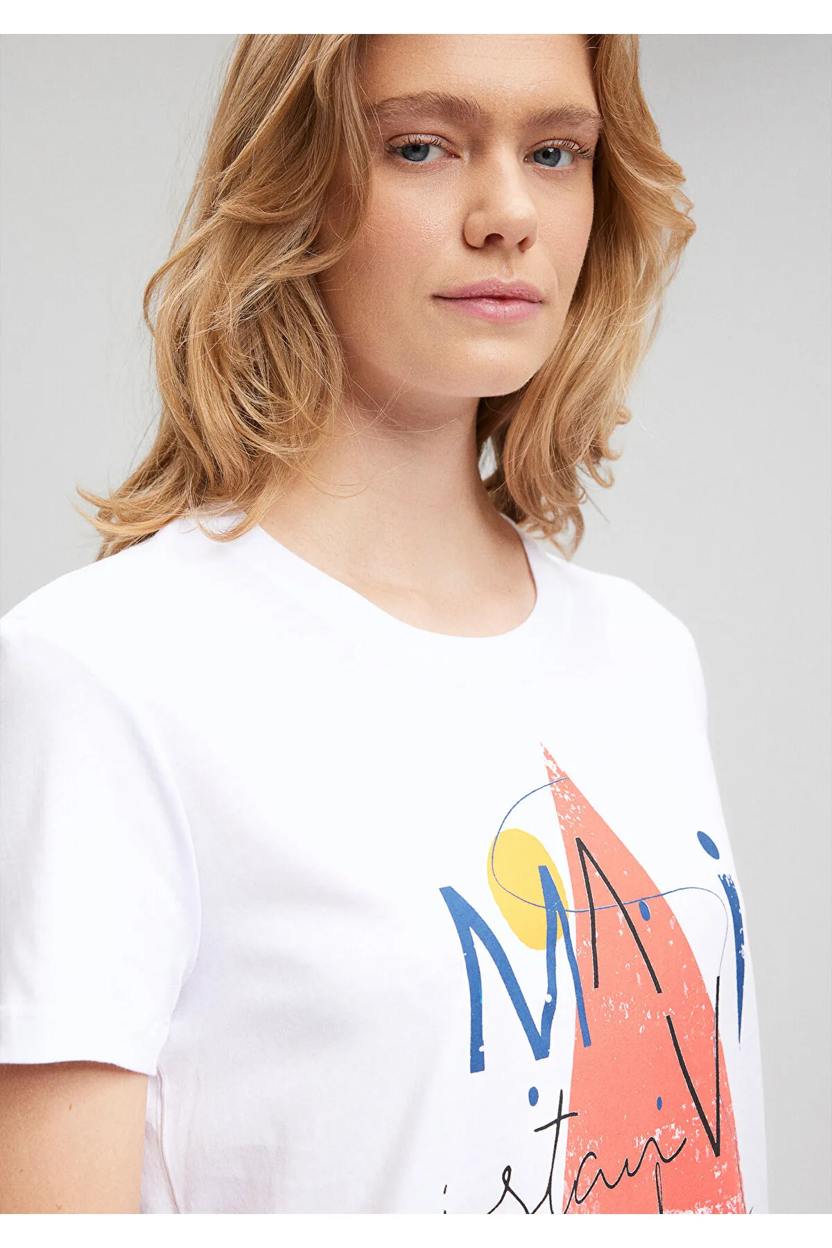 Mavi  Weißes Istanbul-T-Shirt mit Dreiecksdruck, Slim Fit / Slim Fit 168892-620