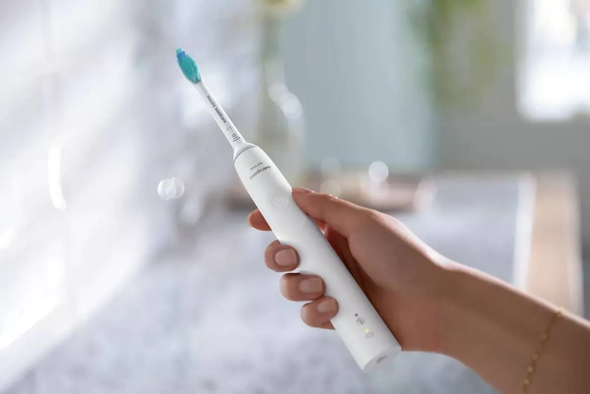 Philips Sonicare + Custodia da viaggio Serie 3100 Bianca HX3673/13