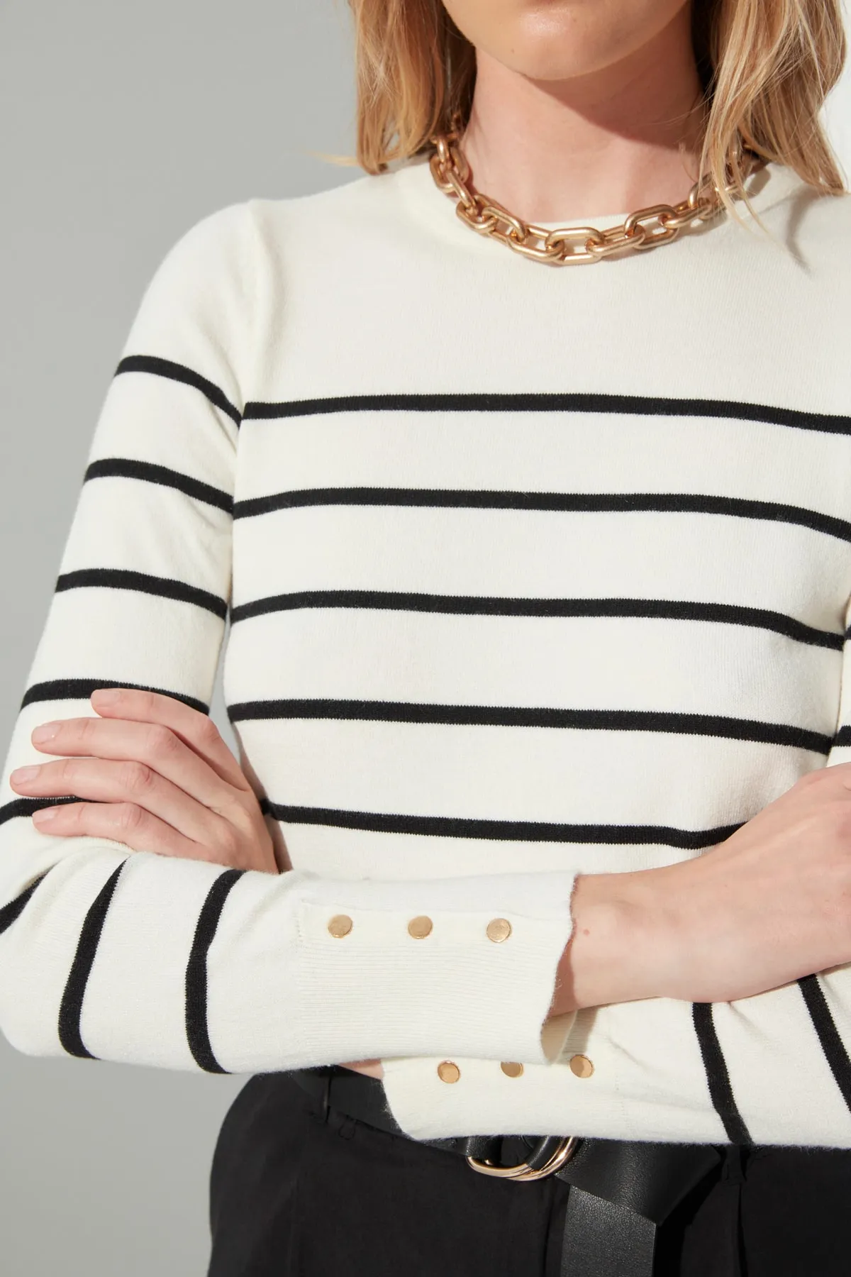 Trendyol Collection  Ecrufarbener Strickpullover mit Streifen aus Premiumgarn / Spezialgarn TWOAW23KZ01693