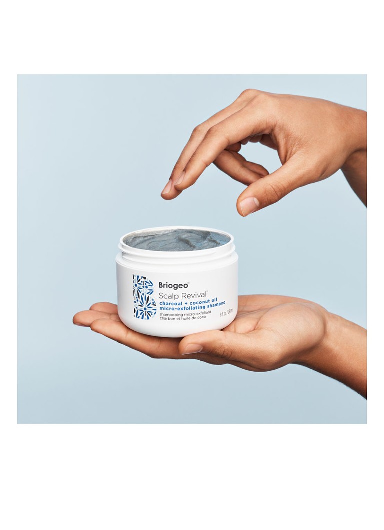 Șampon microexfoliant Briogeo Mini Scalp Revival™ cu cărbune și ulei de cocos - Format de călătorie