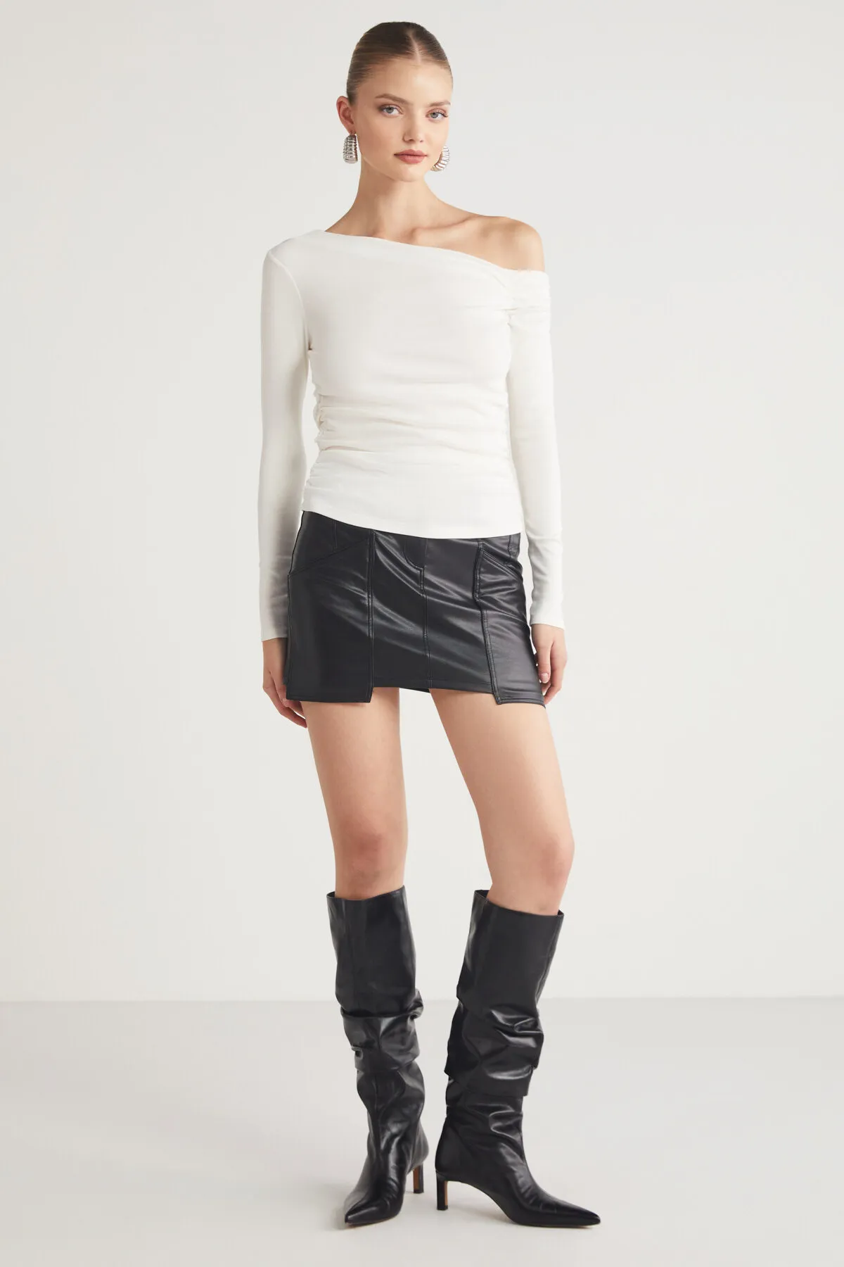 GRIMELANGE  SISSI Damen Bluse mit asymmetrischem Kragen und schmaler Passform, Ecru