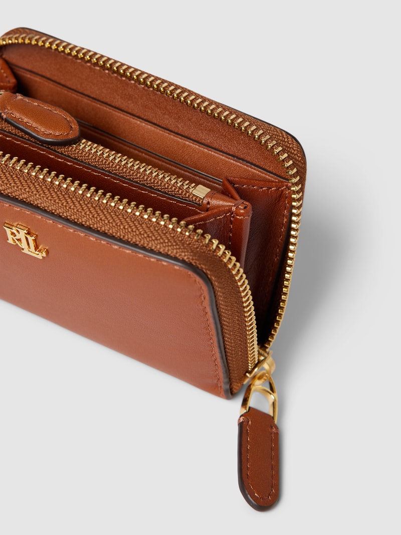 Portemonnaie mit Label-Applikation Modell 'ZIP' in cognac