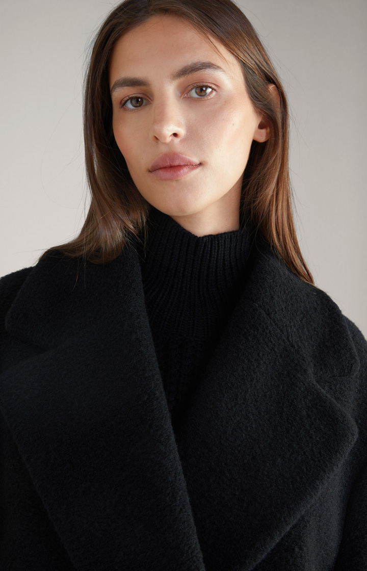 Wool-Blend-Mantel in Schwarz