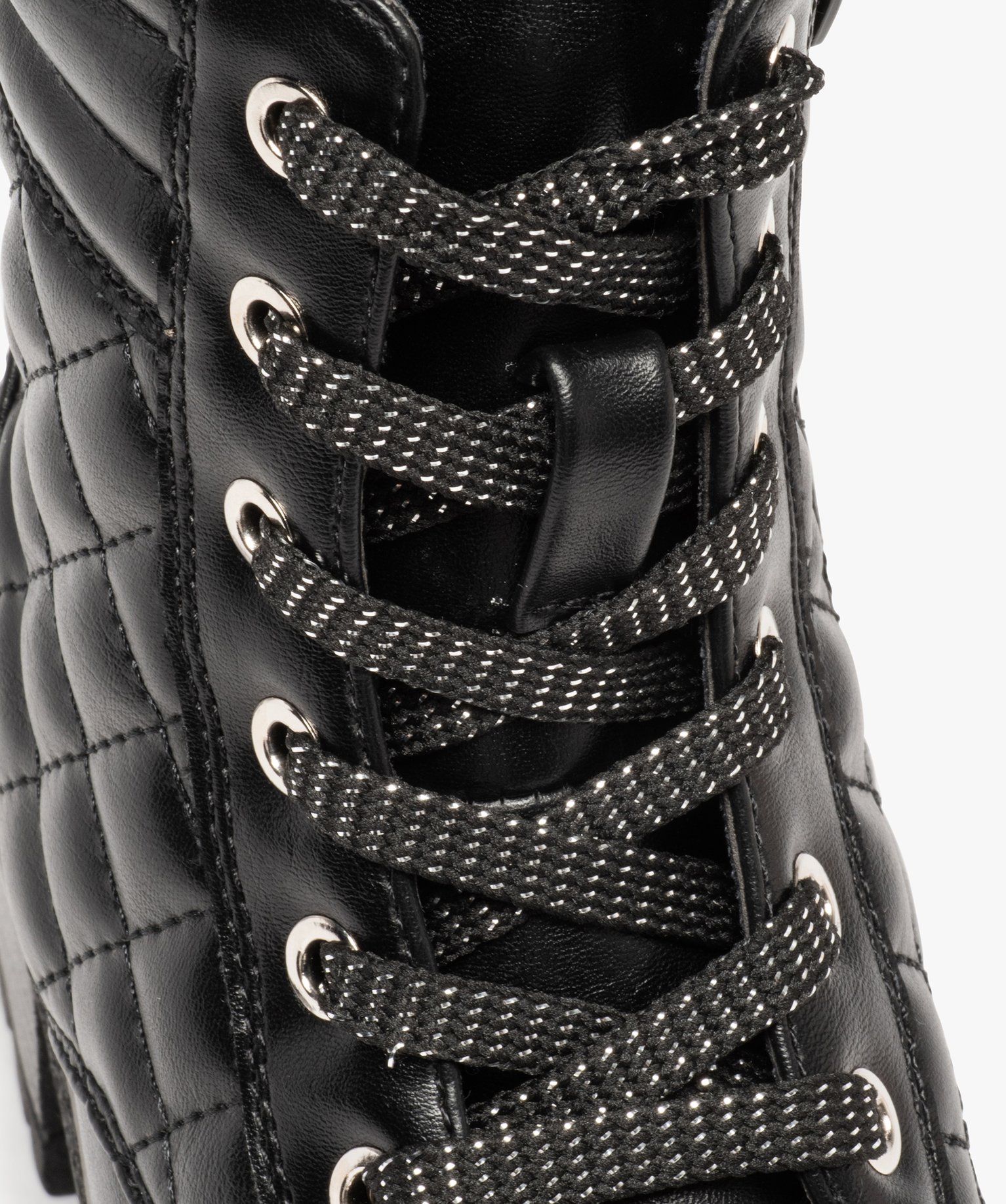 Boots fille à lacets dessus matelassé uni et semelle crantée noir | GEMO