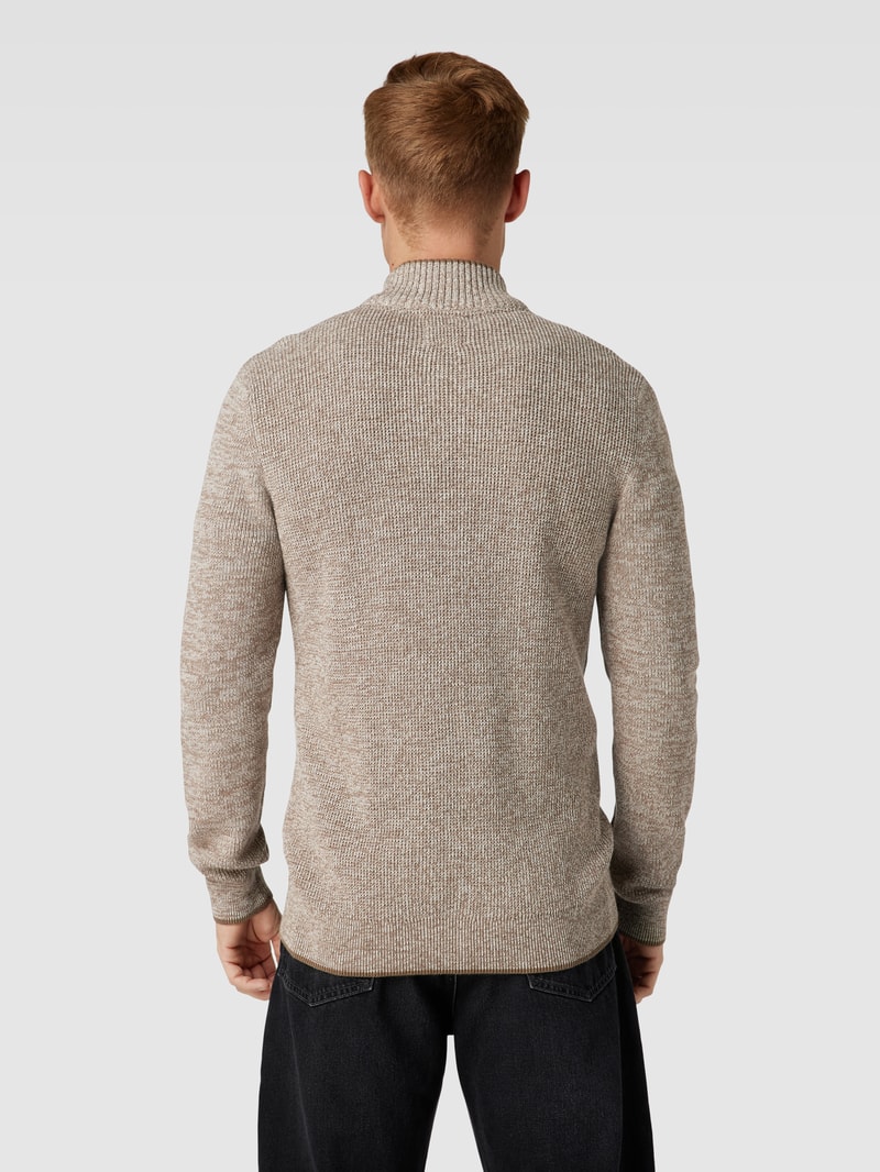 Strickjacke mit Stehkragen in beige