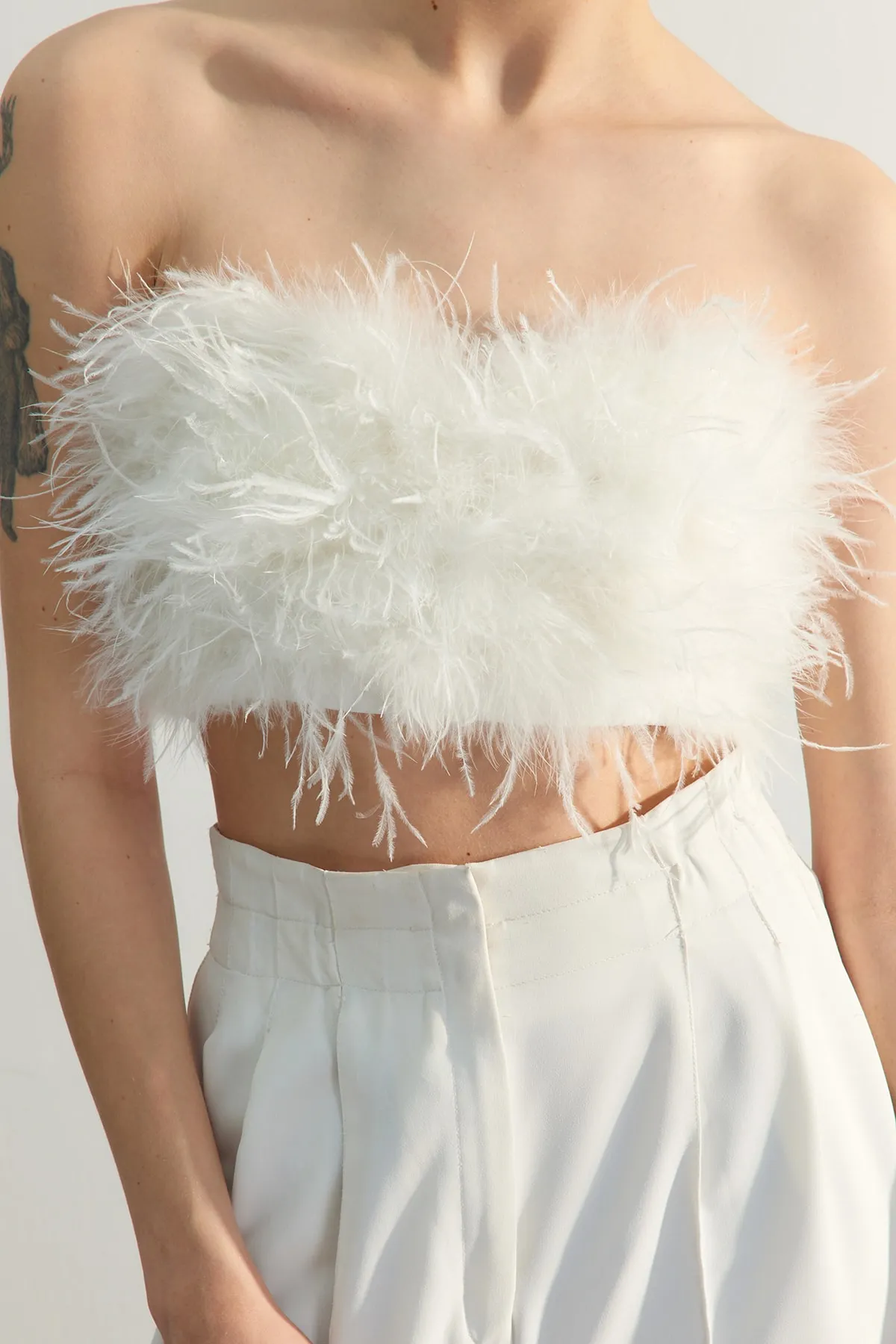 Trendyol Collection  Ecru Crop Woven Bustier Bustier TPRSS23BS00120