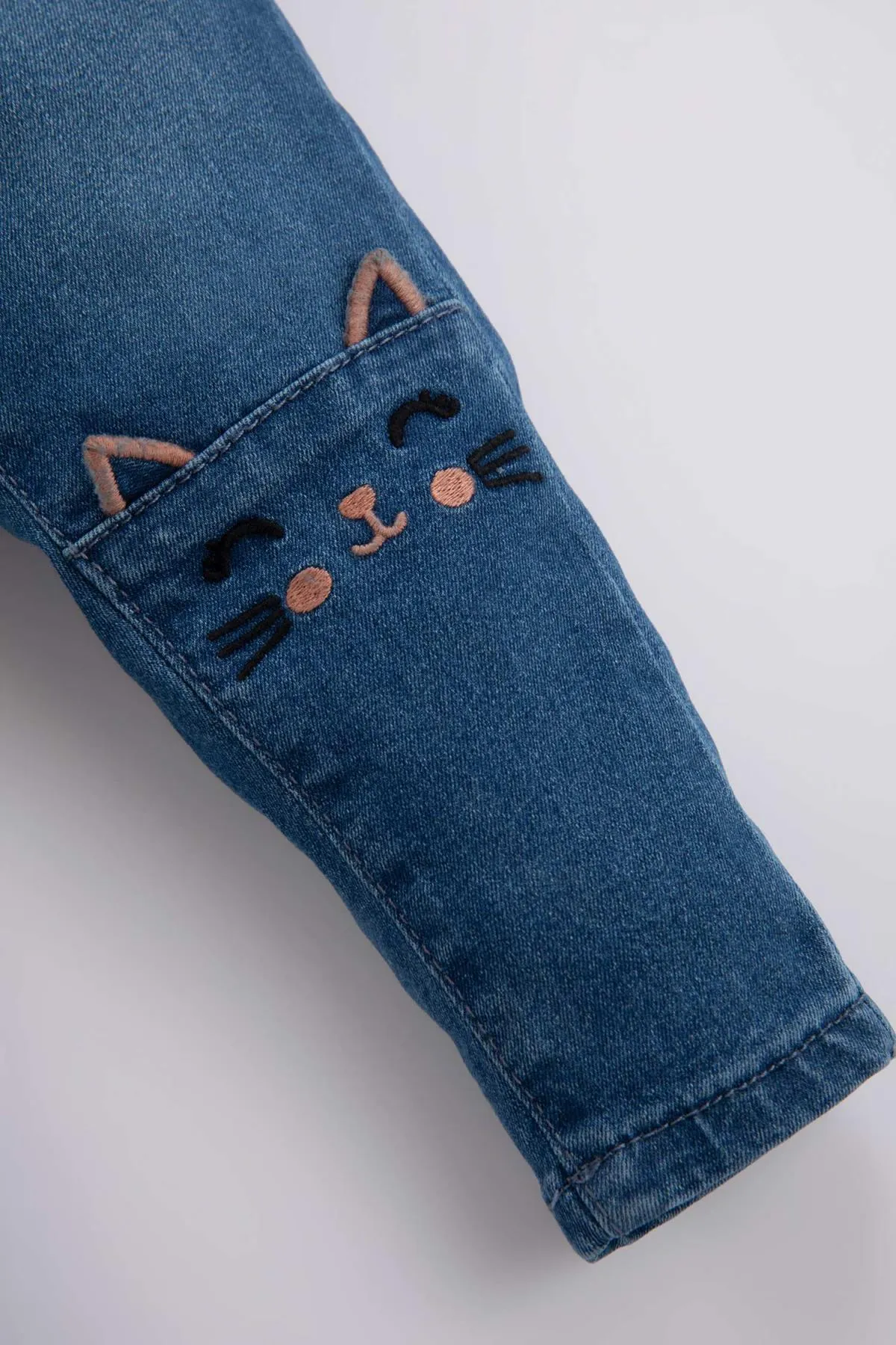 DeFacto  Baby-Mädchen 3D Jeanshose mit geradem Bein B0064a523wn