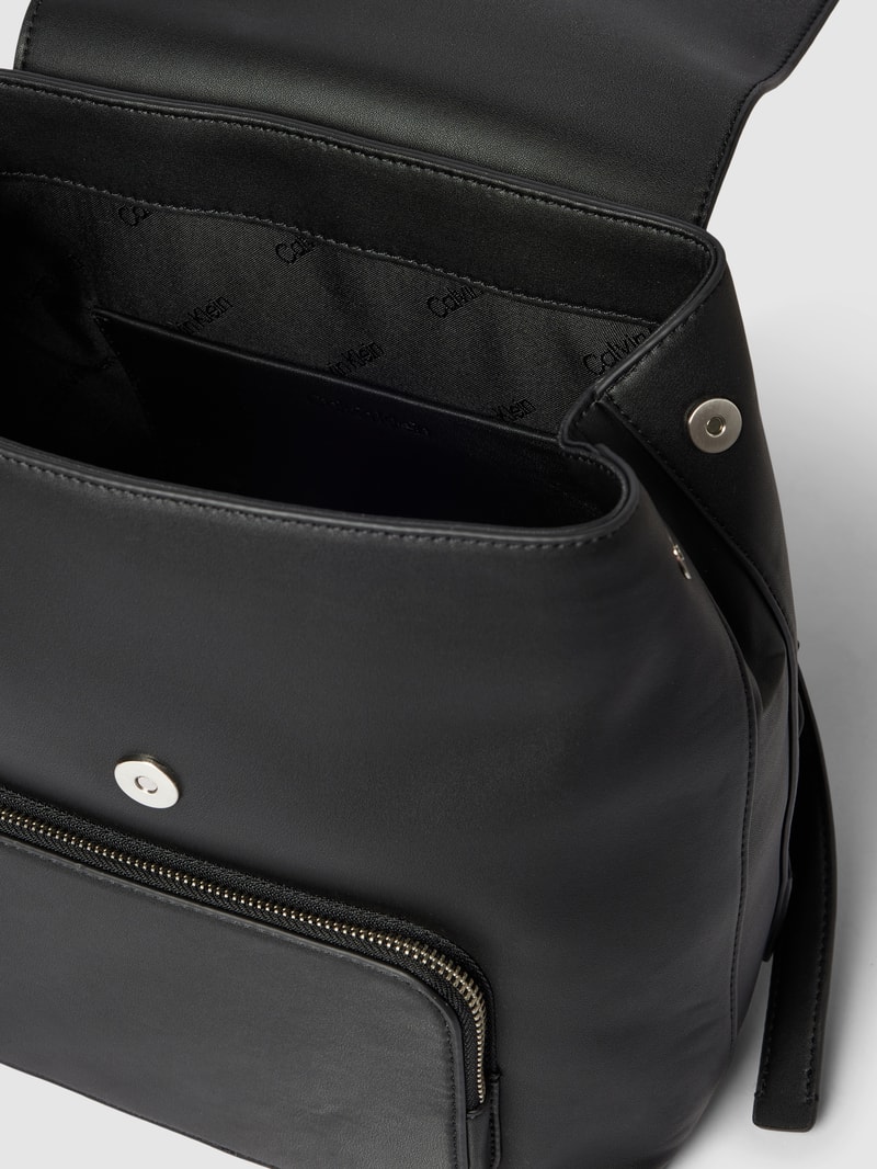 Rucksack mit Label-Detail in schwarz