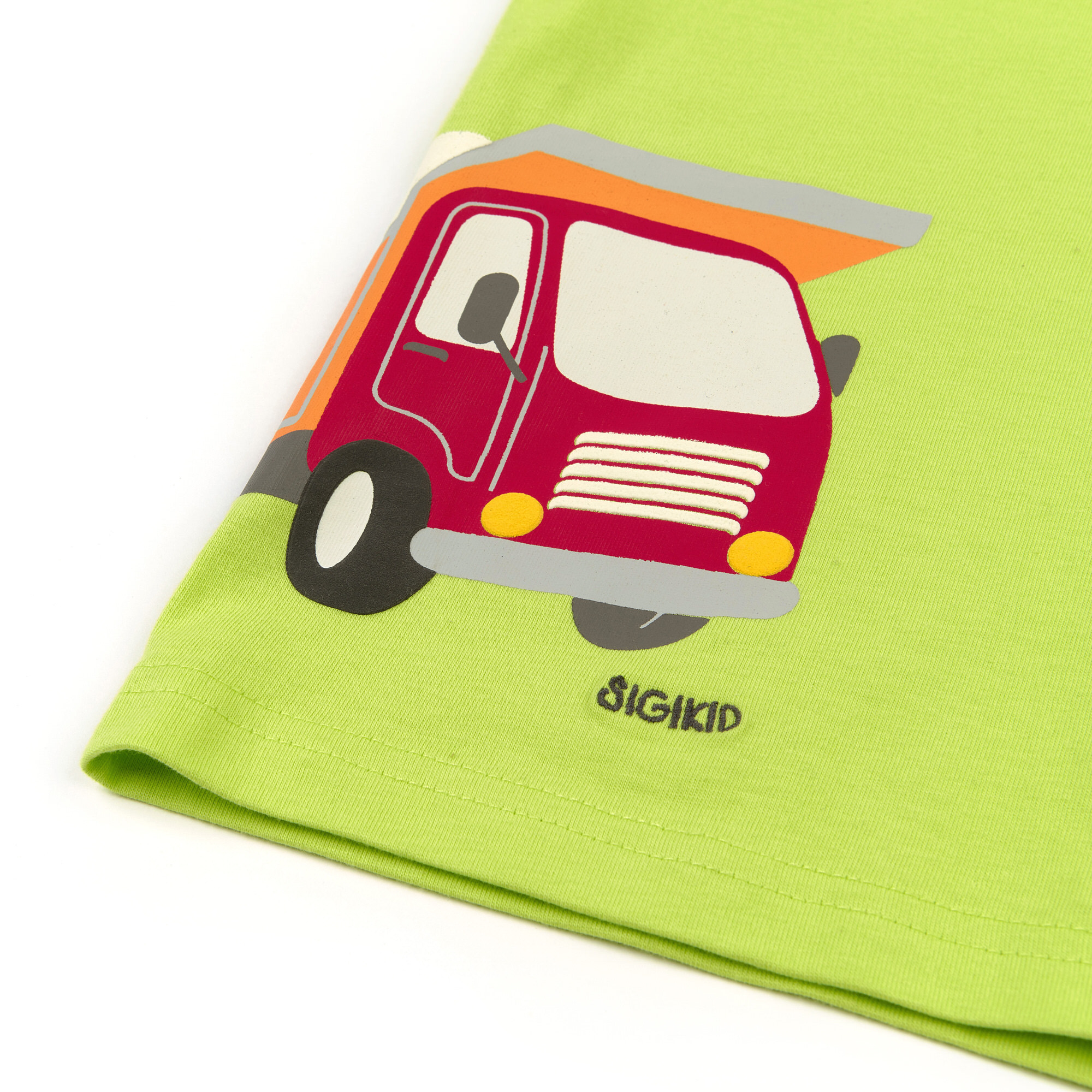 Hellgrünes T-Shirt mit LKW Motiv
