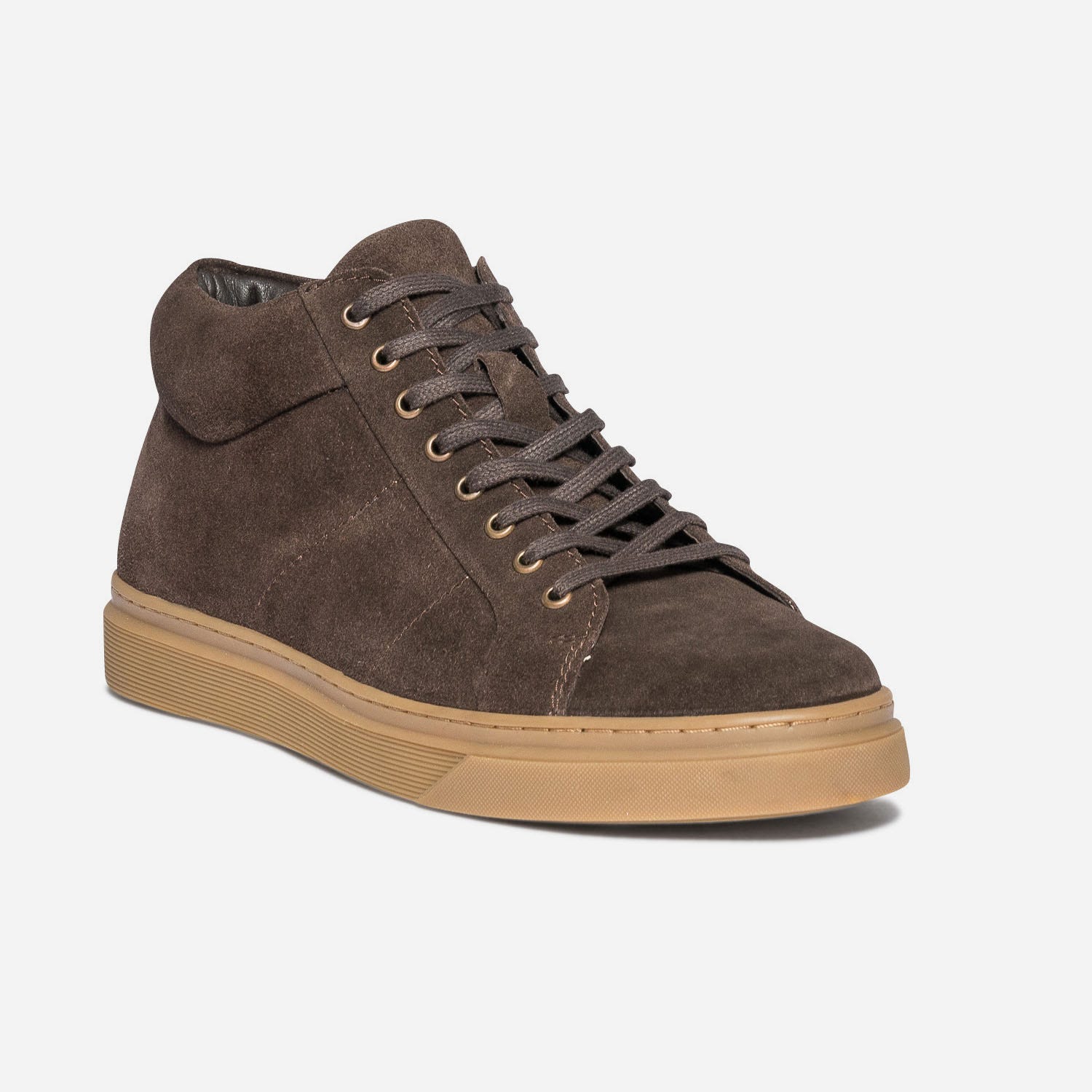 Basket marron en cuir velours
