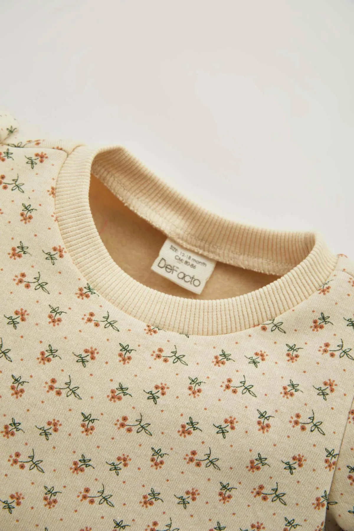 DeFacto  Dickes Sweatshirt mit Rundhalsausschnitt und Blumenmuster für Babys und Mädchen