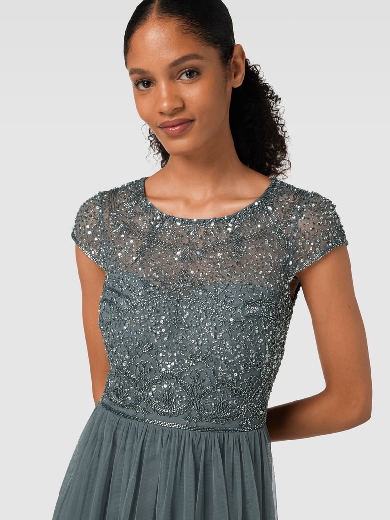 Abendkleid mit Ziersteinbesatz in bottle
